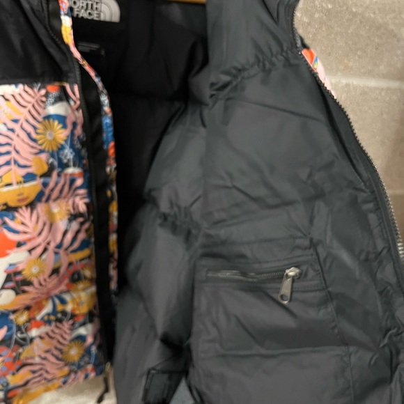 The‎ North Face Women’s 1996 Retro Nuptse Jacket - NWT - Picture 12 of 14